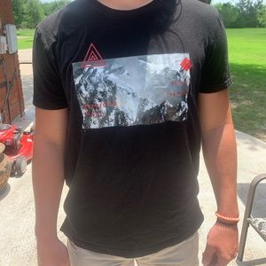 mens american eagle black tshirt